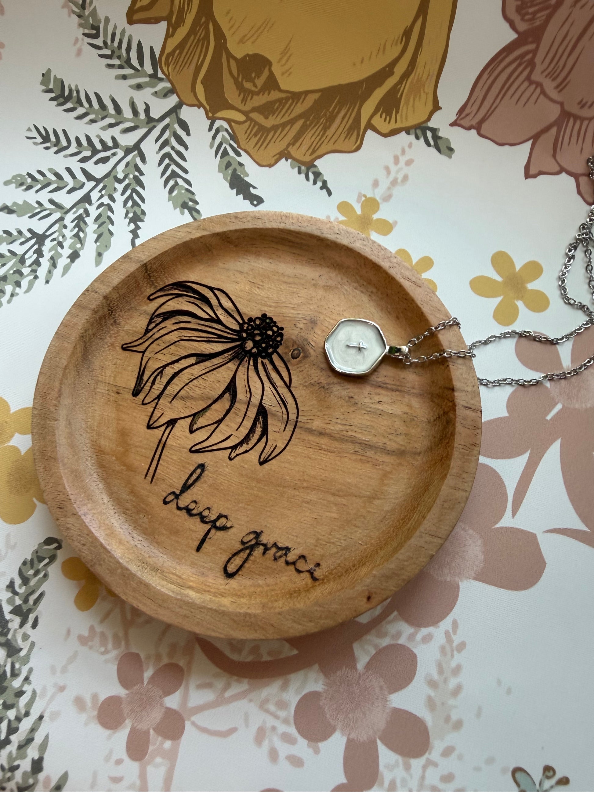 Christian gift ring dish with cross necklace from Sons & Daughters, ideal for women, baptism, confirmation, or bridesmaids.